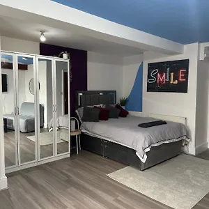 Modern Studio Close To Leeds Centre , Leeds (West Yorkshire) United Kingdom